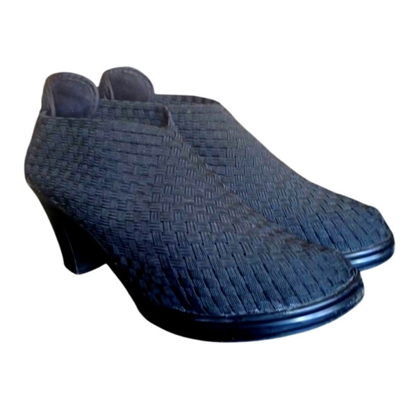 bernie mev Black Woven Textured Heels Women's Black Ankle Booties. Size 8 - Picture 12 of 12